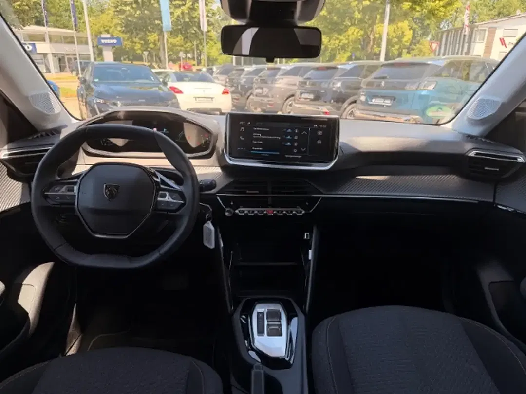 Peugeot 208 - Thumbnail 10