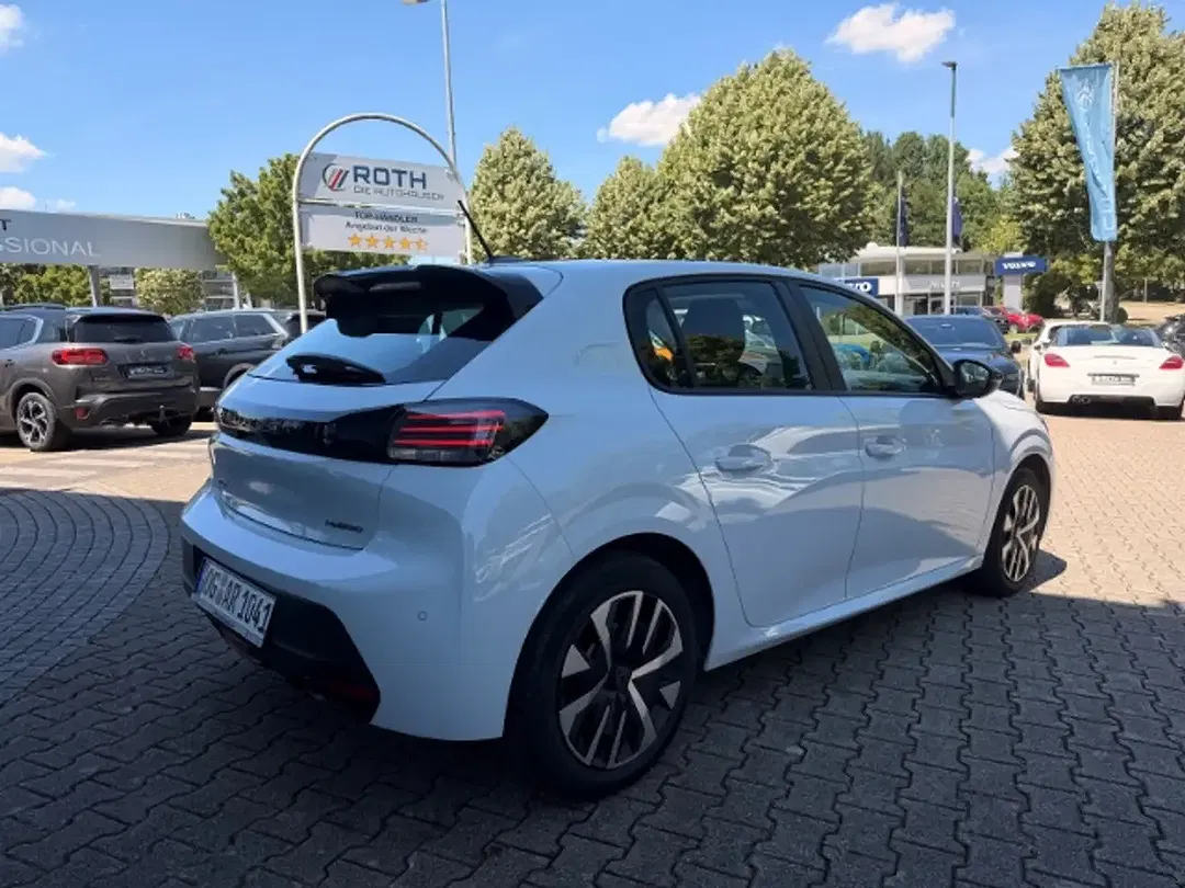 Peugeot 208 - Thumbnail 5