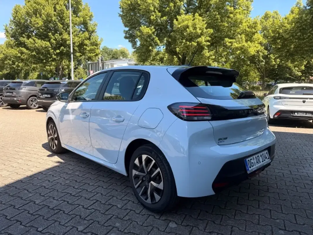 Peugeot 208 - Thumbnail 7