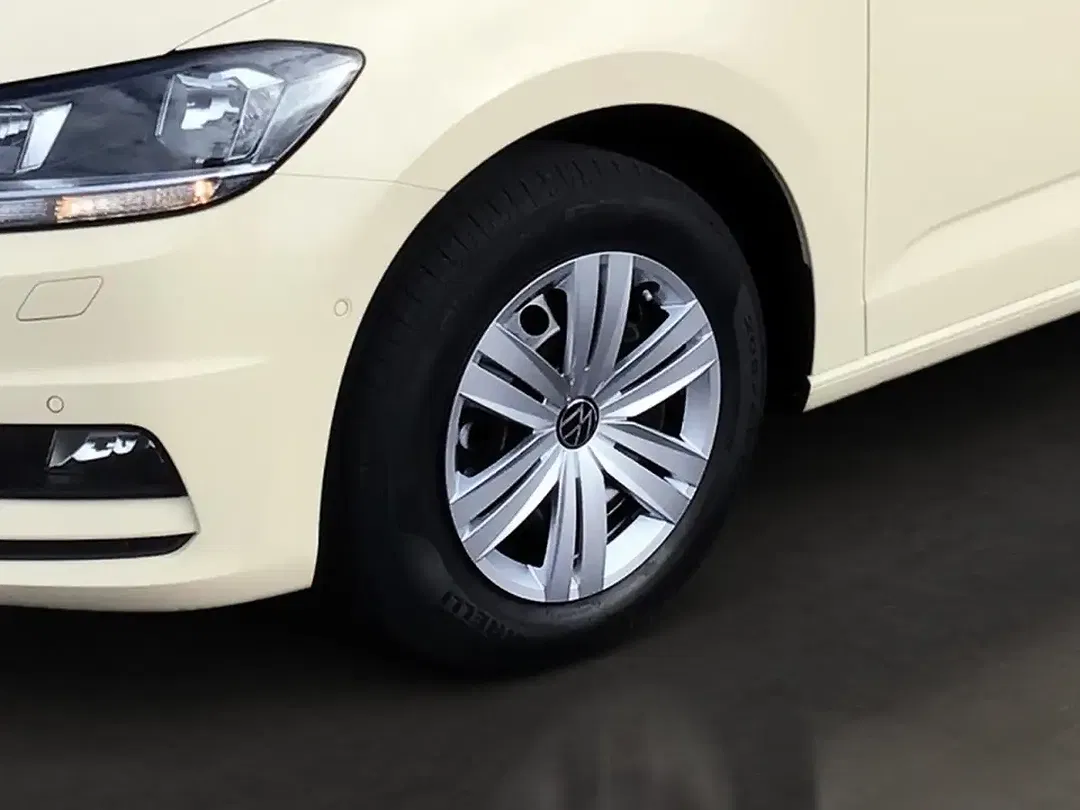 Volkswagen Touran - Thumbnail 6
