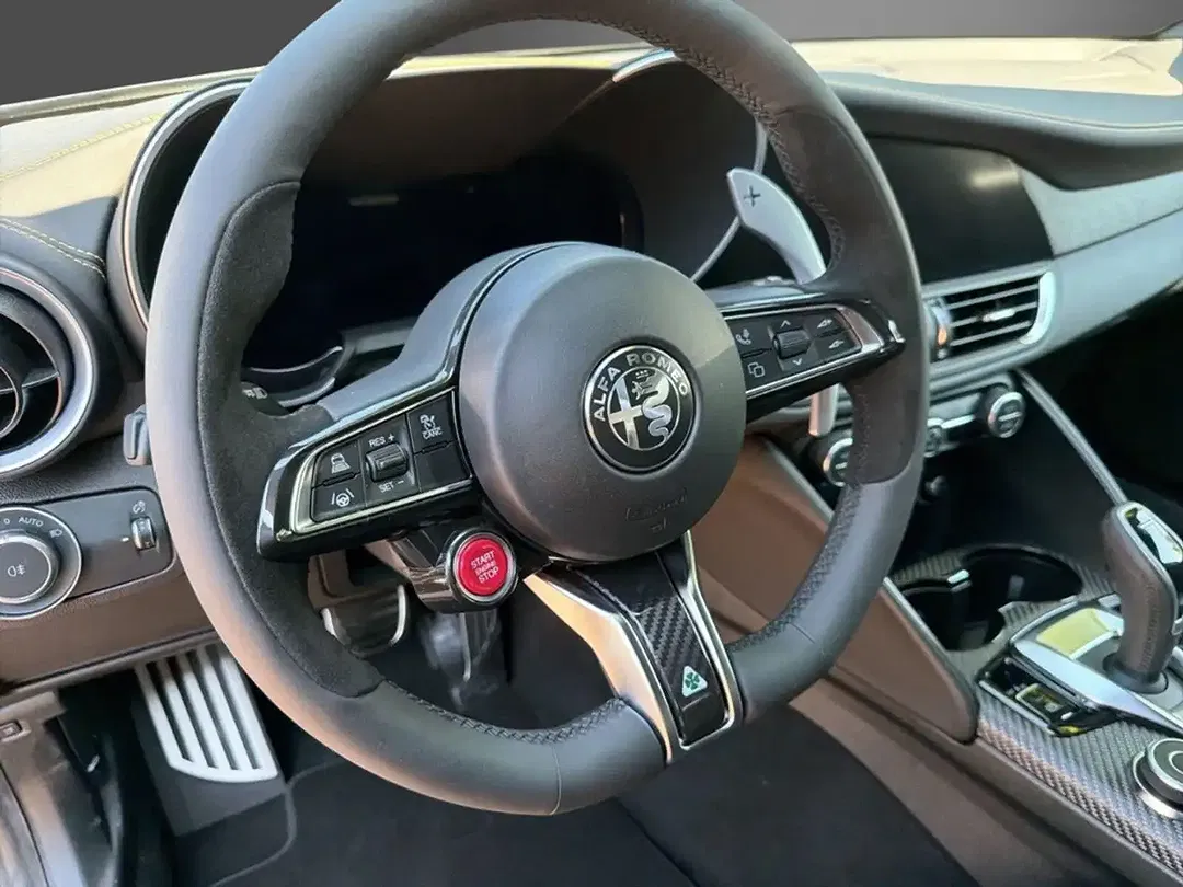 Alfa Romeo Giulia - Thumbnail 11