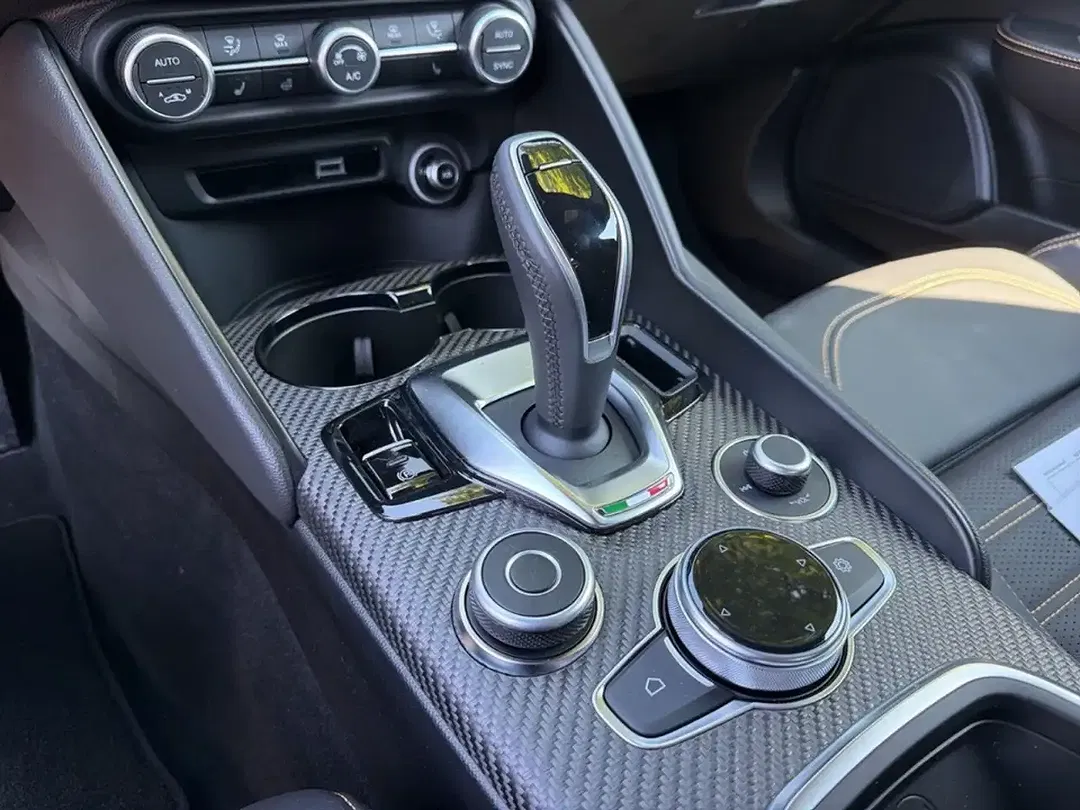 Alfa Romeo Giulia - Thumbnail 12