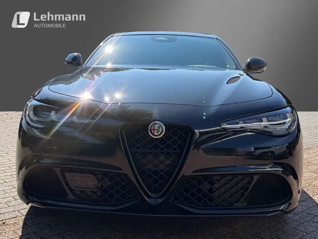Alfa Romeo Giulia Quadrifoglio - foto 2