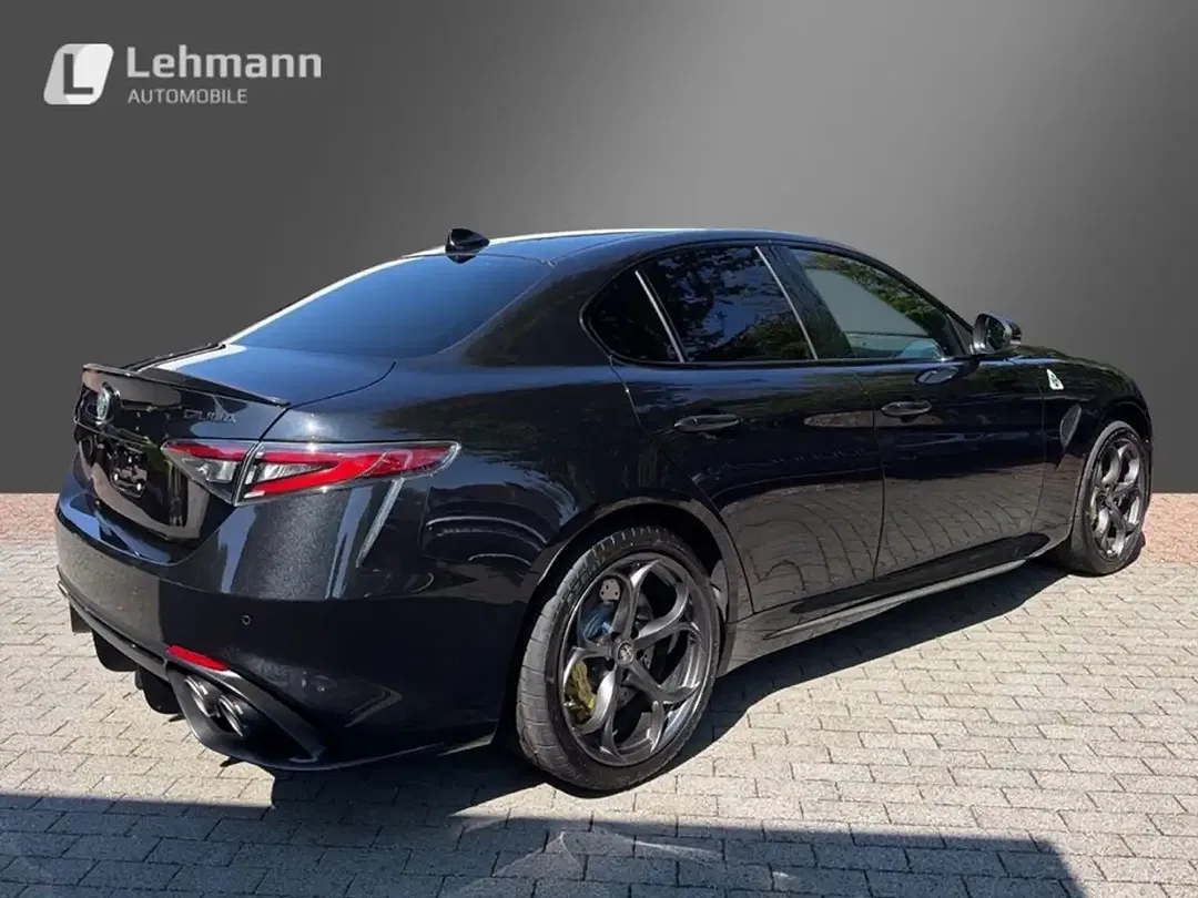 Alfa Romeo Giulia - Thumbnail 4