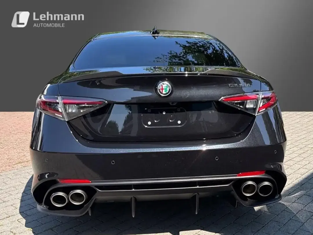 Alfa Romeo Giulia - Thumbnail 5