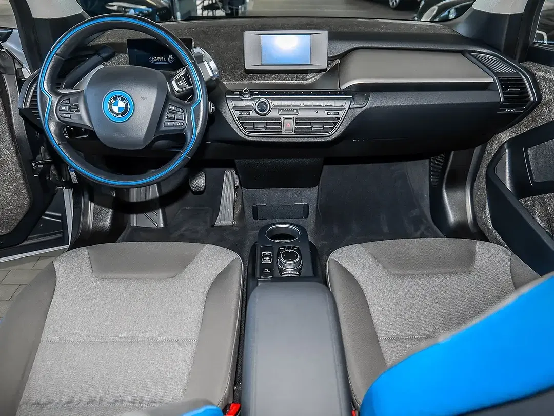 BMW i3 - Thumbnail 3
