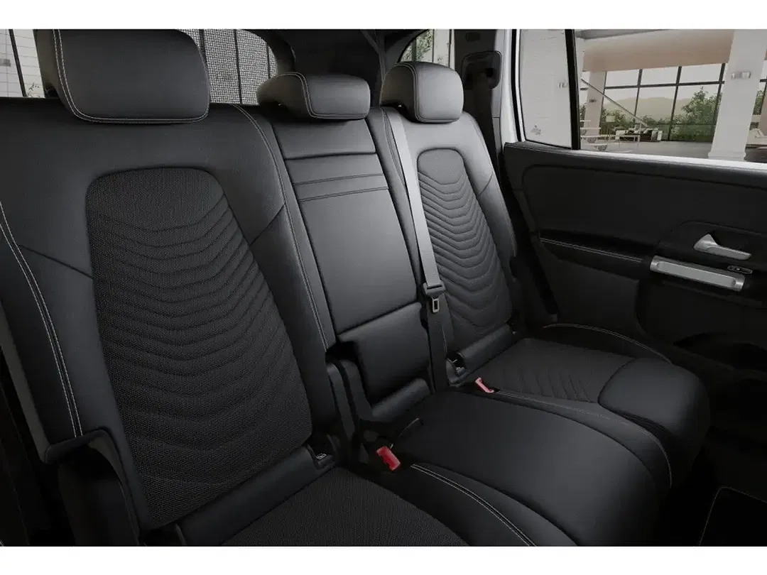 Mercedes-Benz GLB 200 - Thumbnail 9