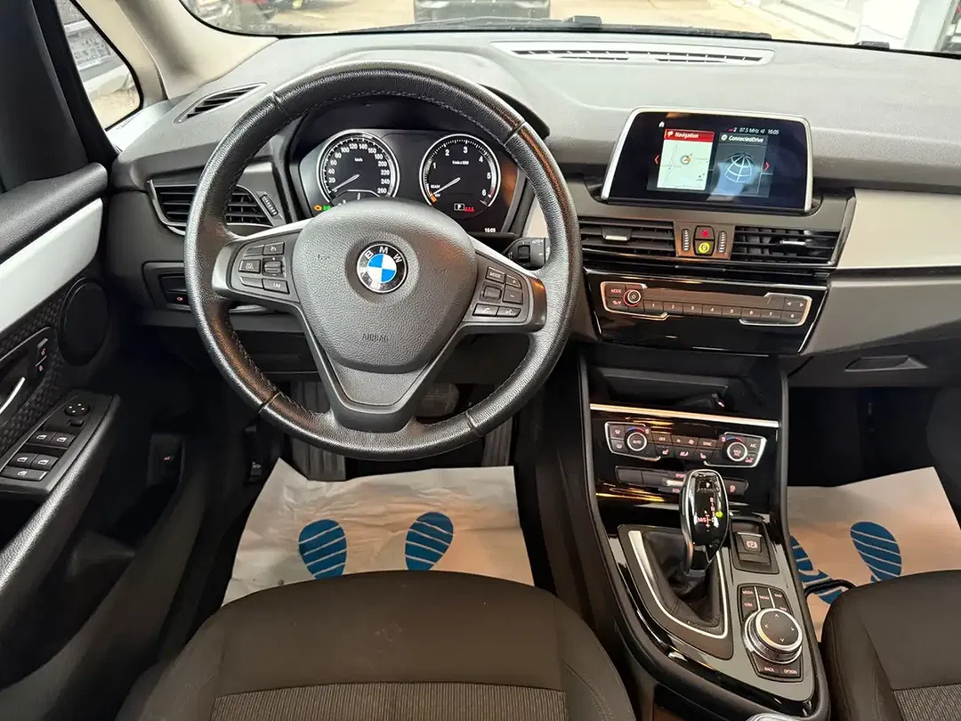 BMW 218 - Thumbnail 10