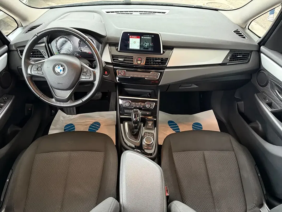 BMW 218 - Thumbnail 11