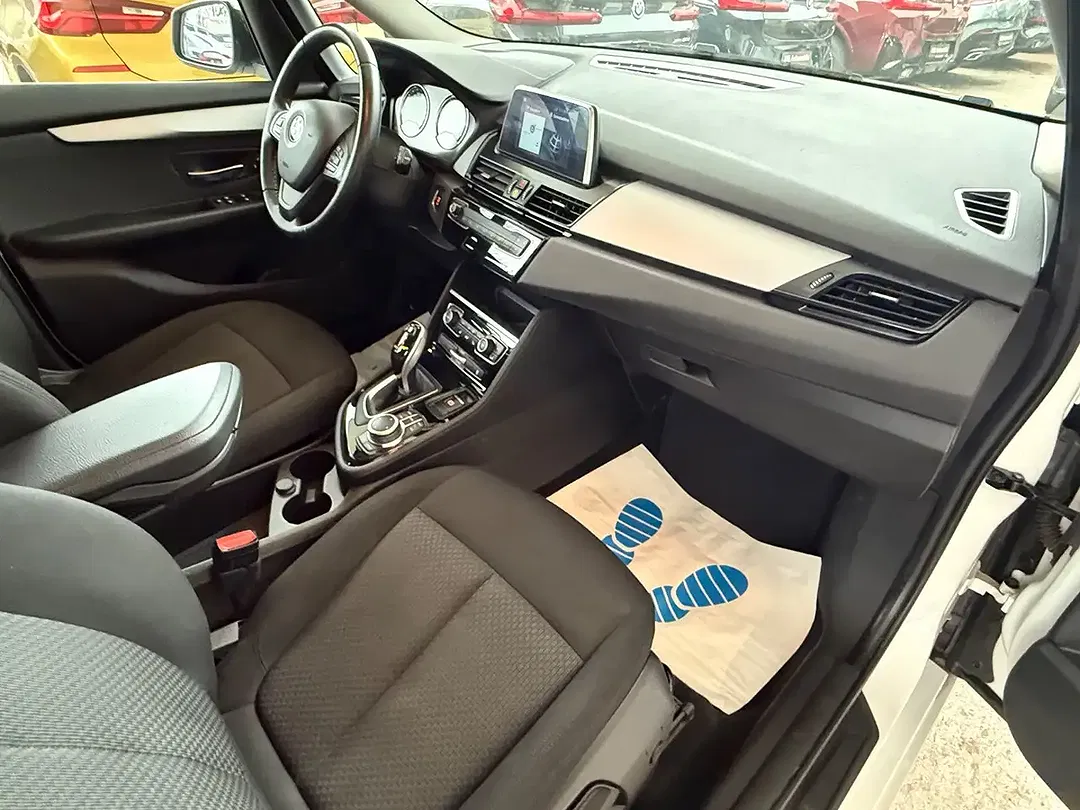 BMW 218 - Thumbnail 12