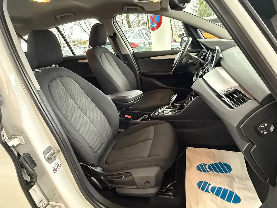 BMW 218 - Thumbnail 13