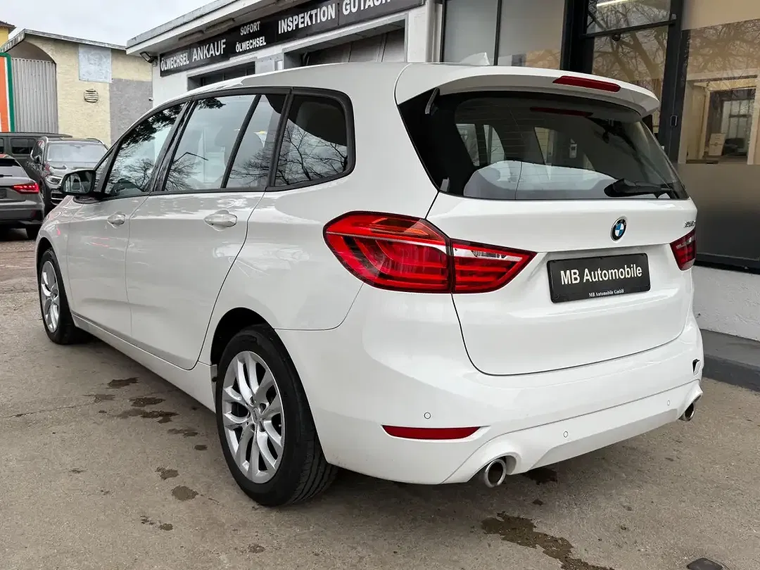 BMW 218 - Thumbnail 6