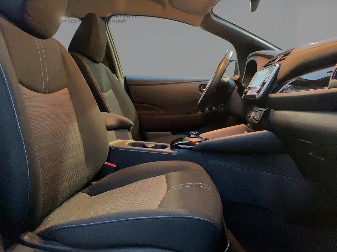 Nissan Leaf - Thumbnail 10