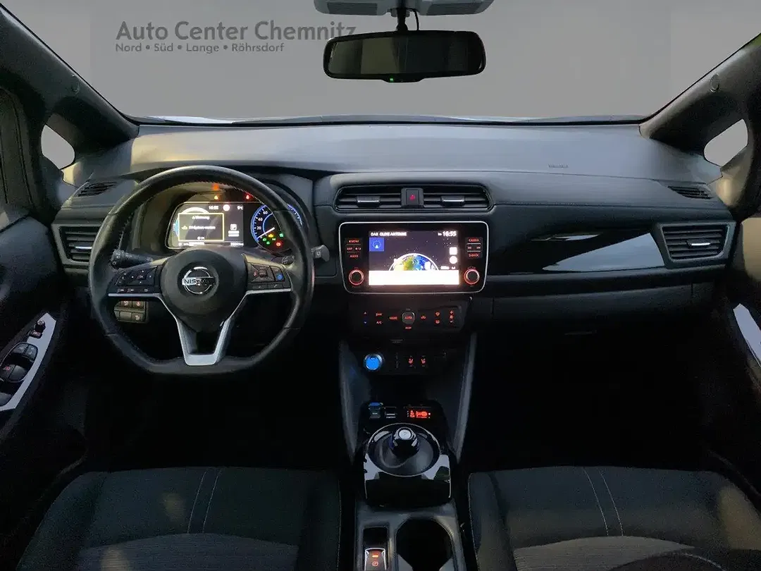 Nissan Leaf - Thumbnail 12