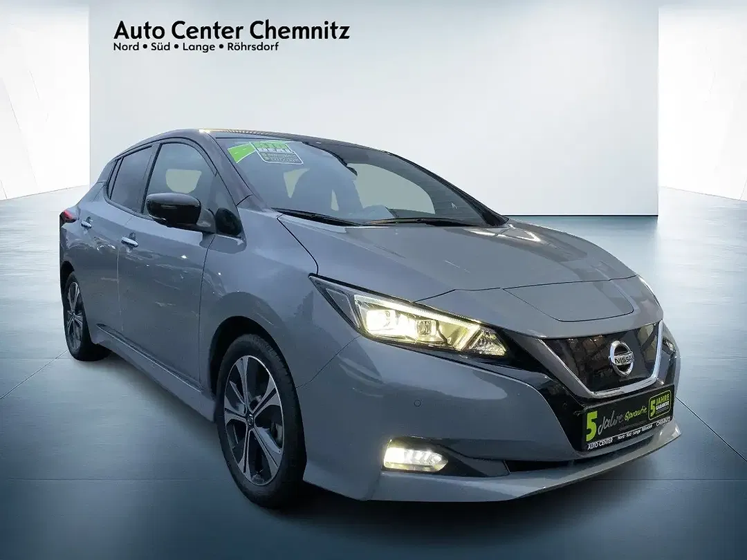 Nissan Leaf - Thumbnail 7