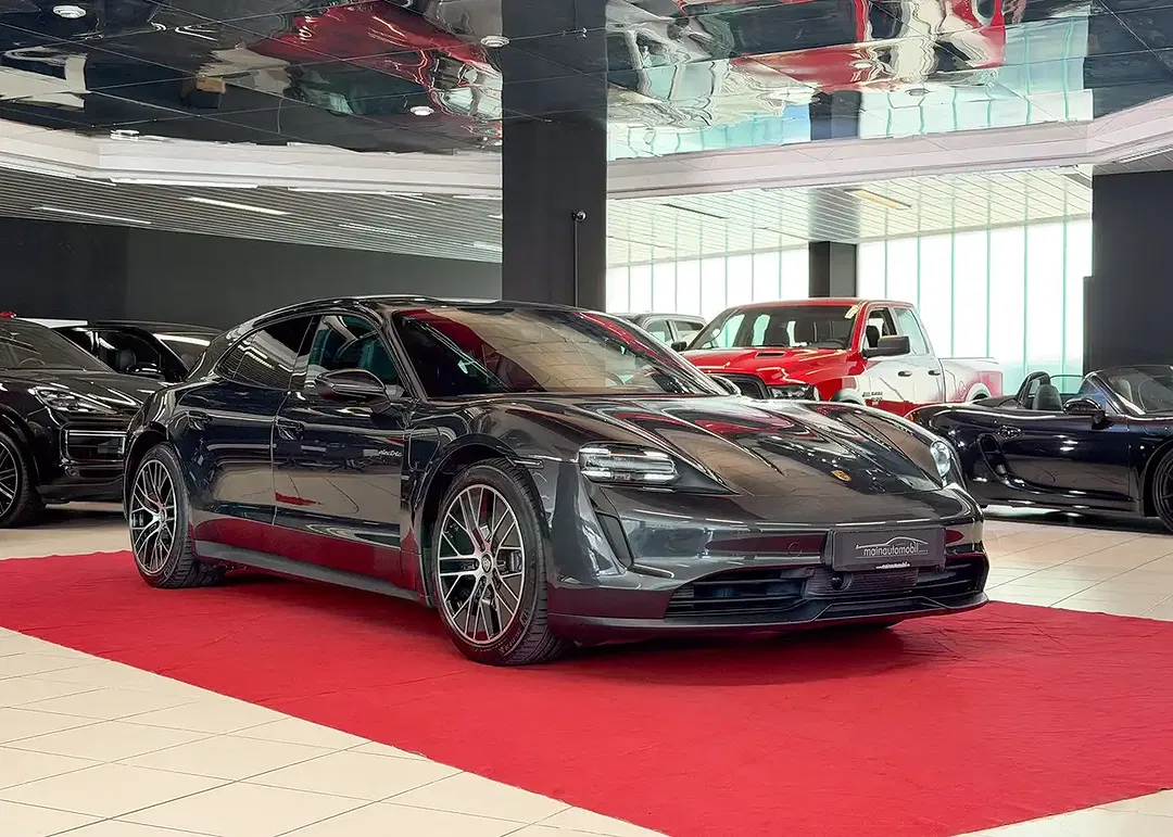 Porsche Taycan - Thumbnail 10