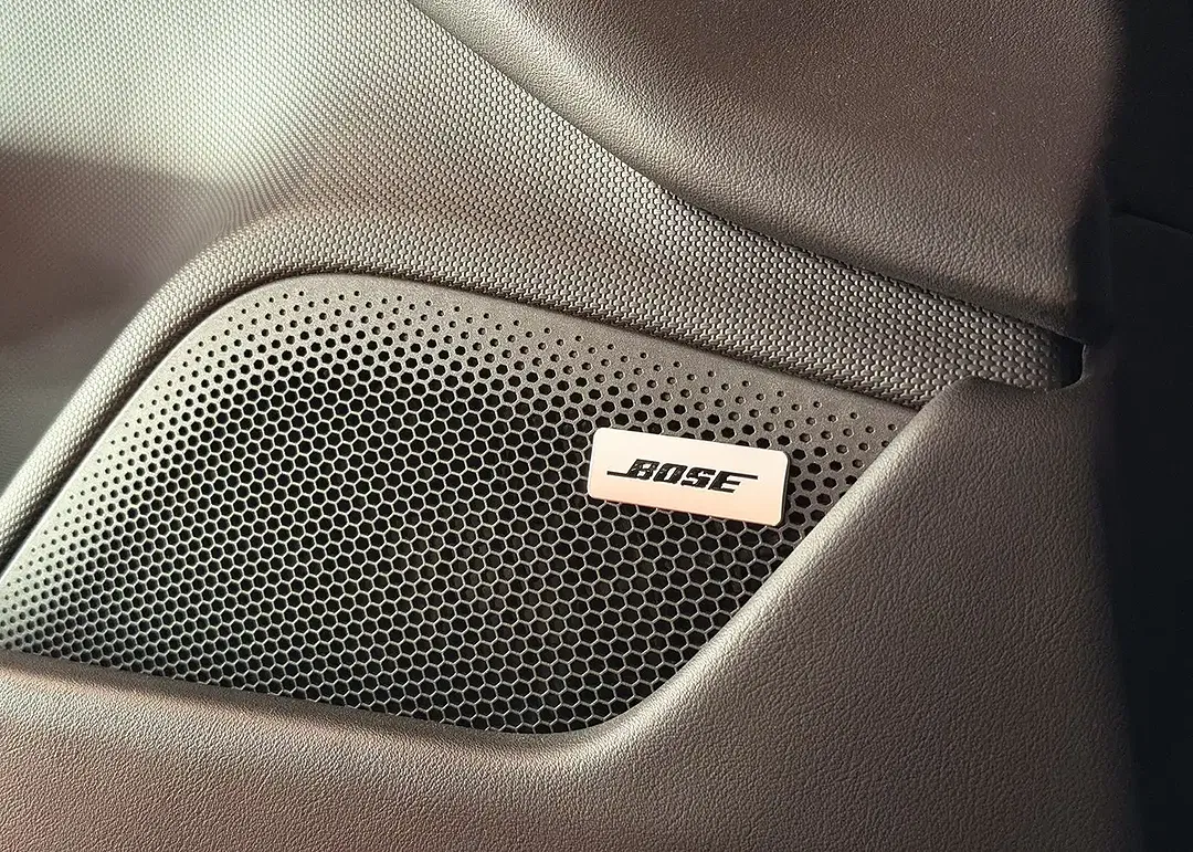 Porsche Taycan - Thumbnail 13