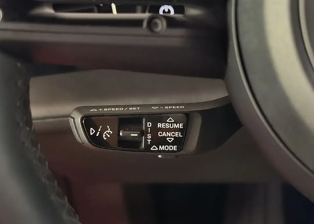 Porsche Taycan - Thumbnail 18