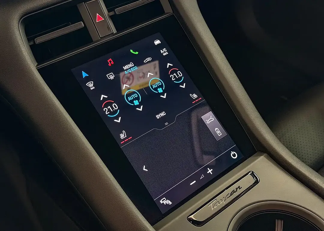 Porsche Taycan - Thumbnail 22