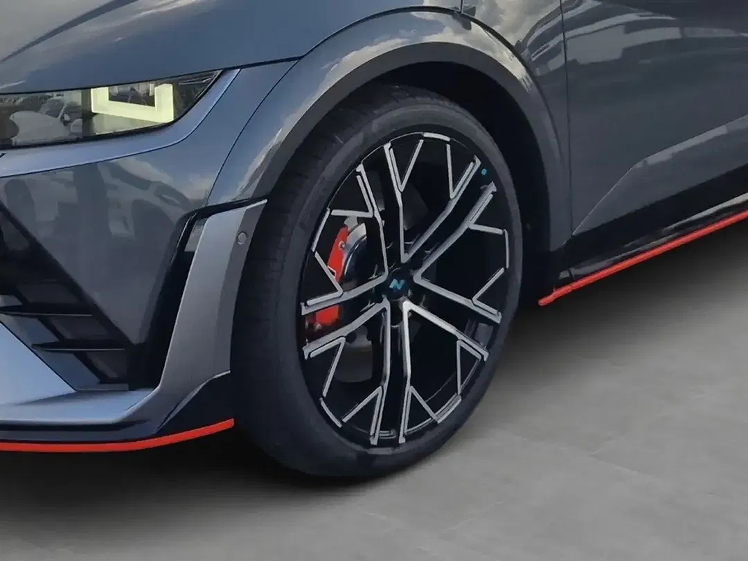Hyundai IONIQ 5 - Thumbnail 6