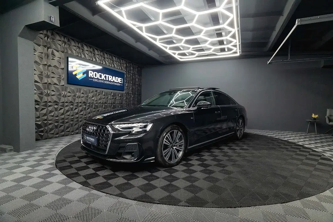 Audi A8 - Afbeelding 1