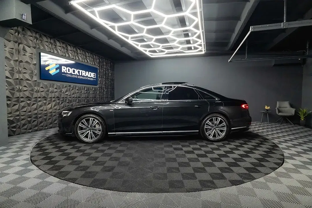 Audi A8 - Thumbnail 11