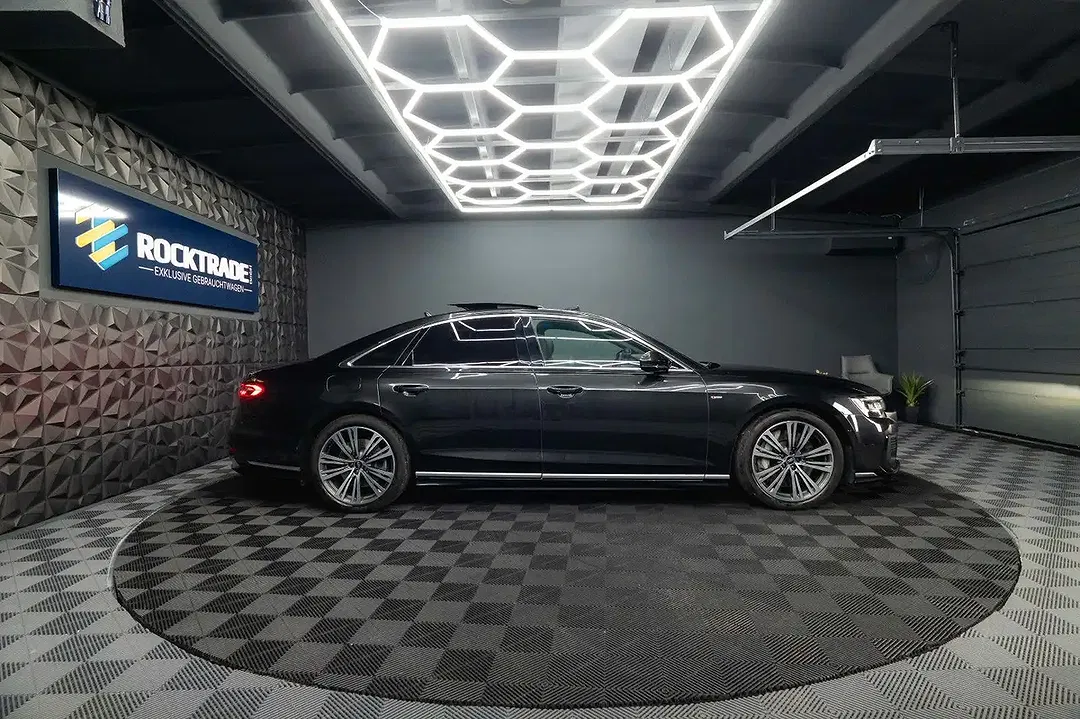 Audi A8 - Thumbnail 6