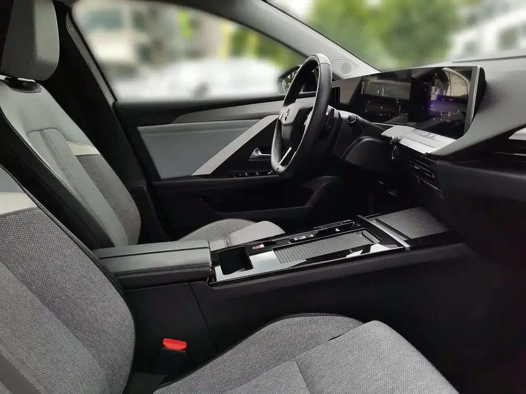 Opel Astra - Thumbnail 9
