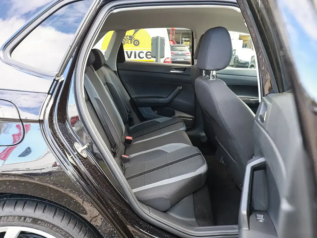 Volkswagen Polo - Thumbnail 5