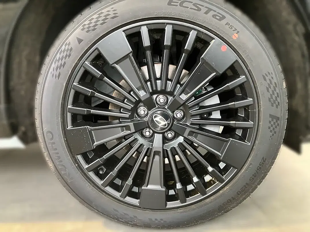 Hyundai SANTA FE - Thumbnail 3