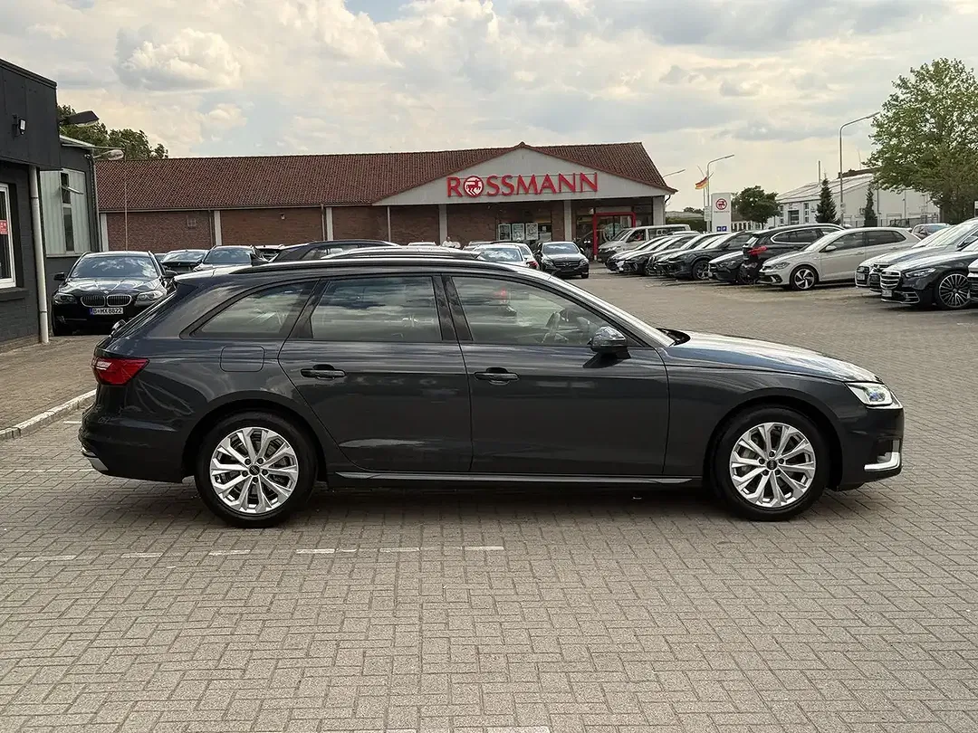 Audi A4 - Thumbnail 5