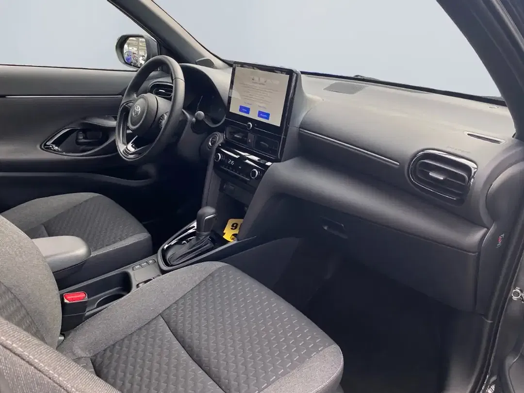 Toyota Yaris Cross - Thumbnail 11