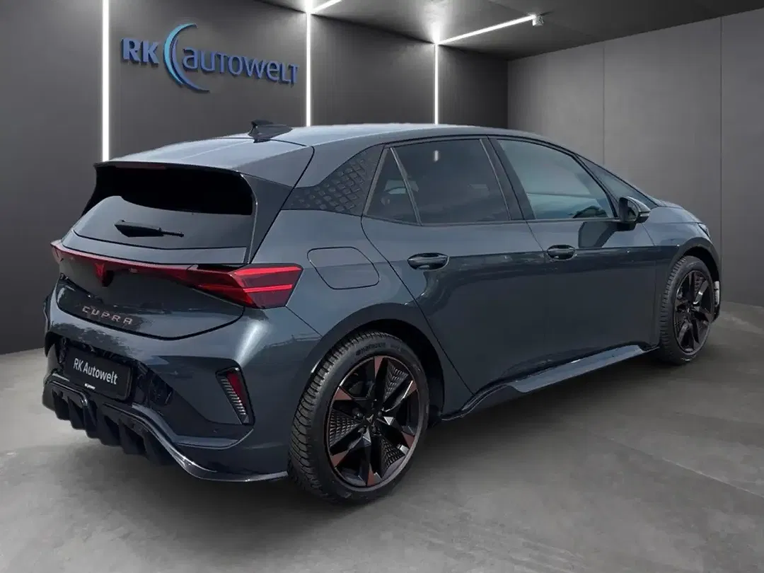 CUPRA Born - Thumbnail 4