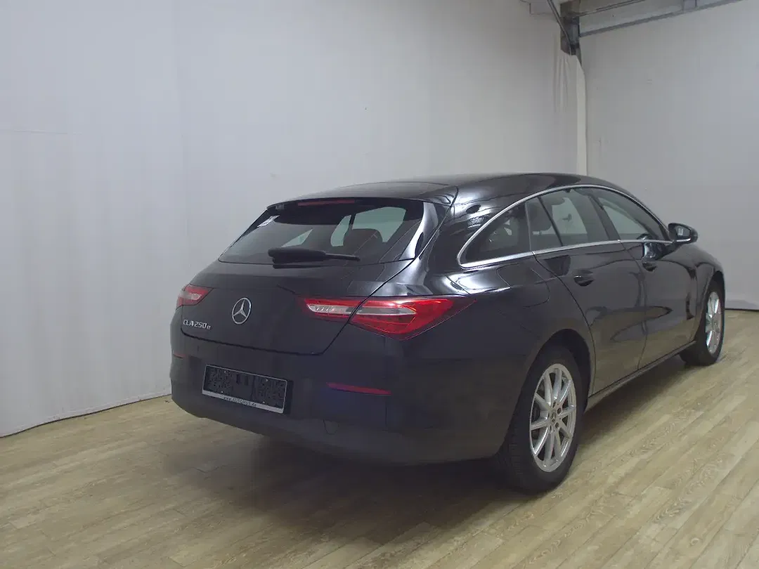 Mercedes-Benz CLA 250 - Thumbnail 3
