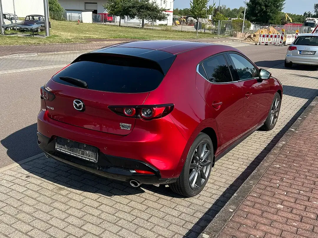 Mazda 3 - Thumbnail 6
