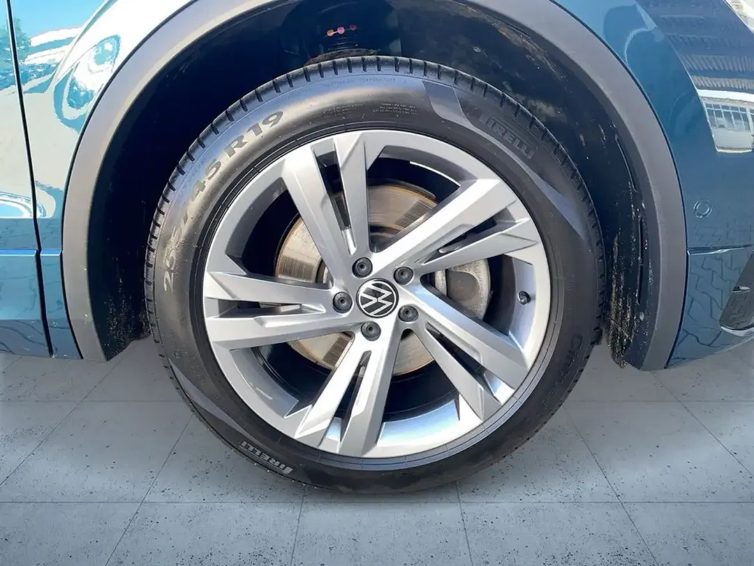 Volkswagen Tiguan - Thumbnail 8