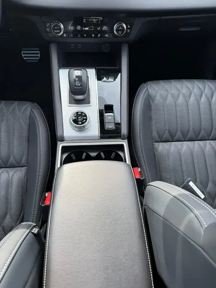 Mitsubishi Outlander - Thumbnail 14