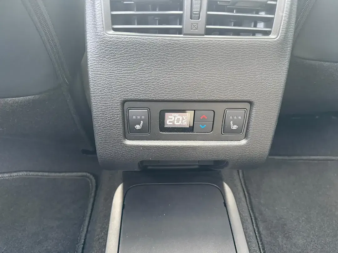 Mitsubishi Outlander - Thumbnail 15