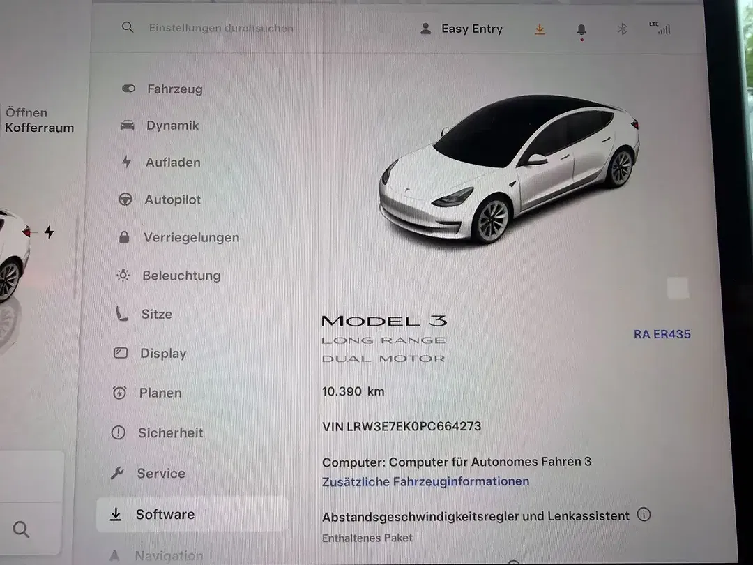 Tesla Model 3 - Thumbnail 15