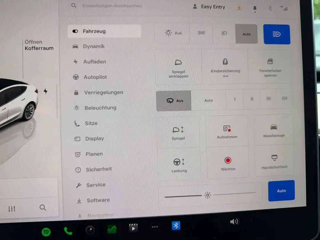 Tesla Model 3 - Thumbnail 16
