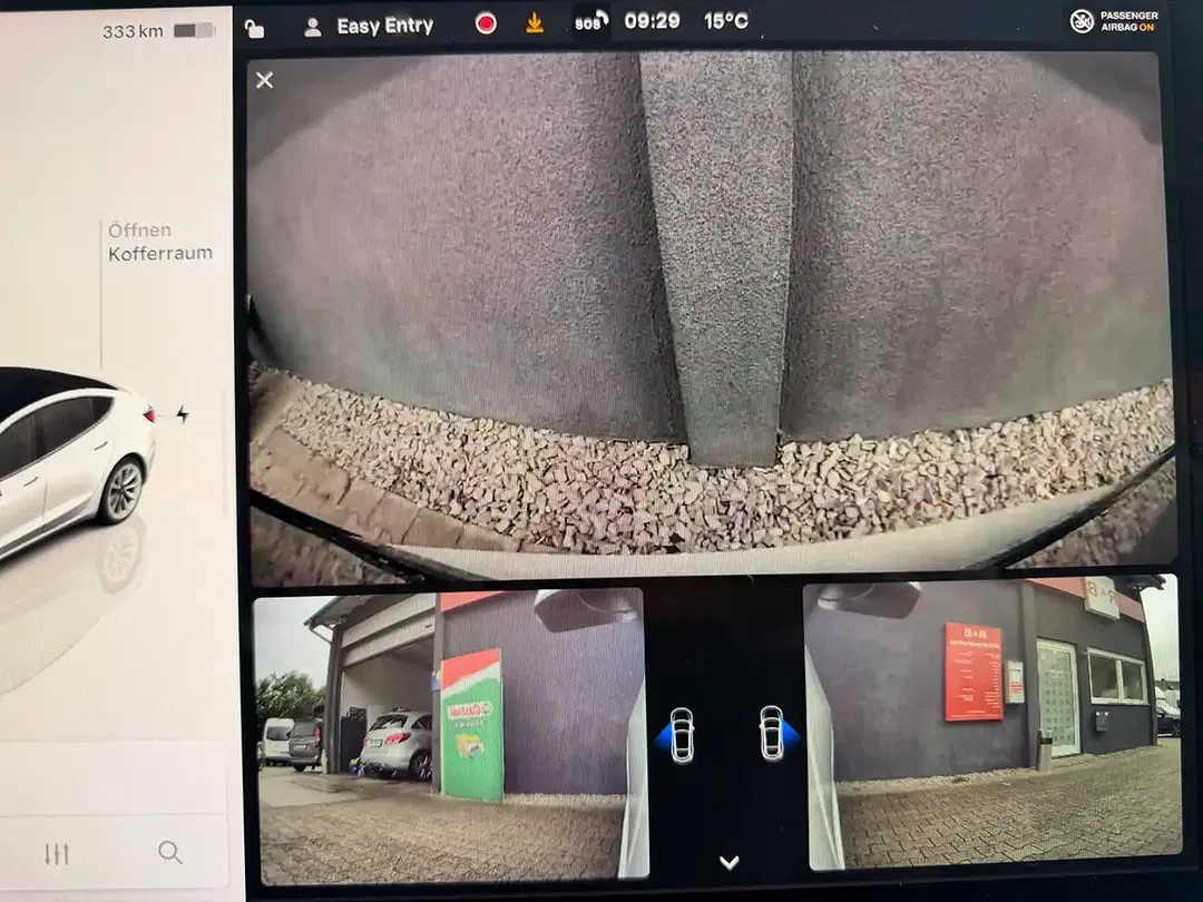 Tesla Model 3 - Thumbnail 17