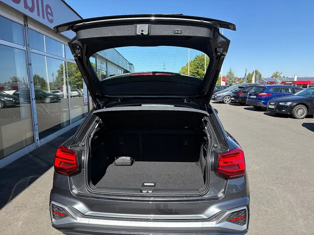 Audi Q2 - Thumbnail 18