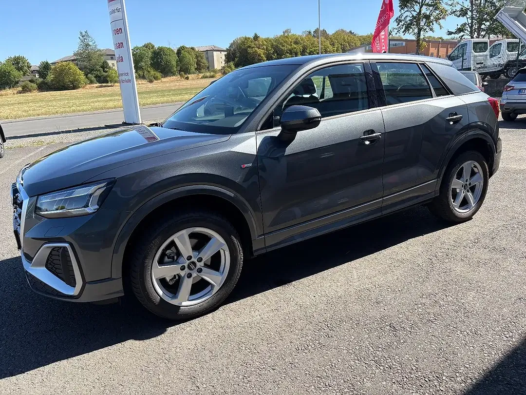 Audi Q2 - Thumbnail 9