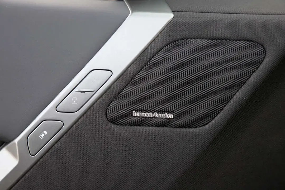 BMW iX - Thumbnail 10