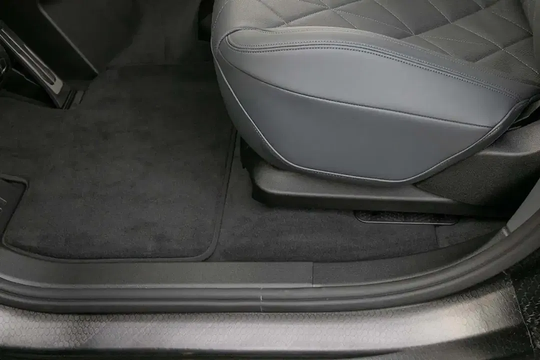 BMW iX - Thumbnail 11