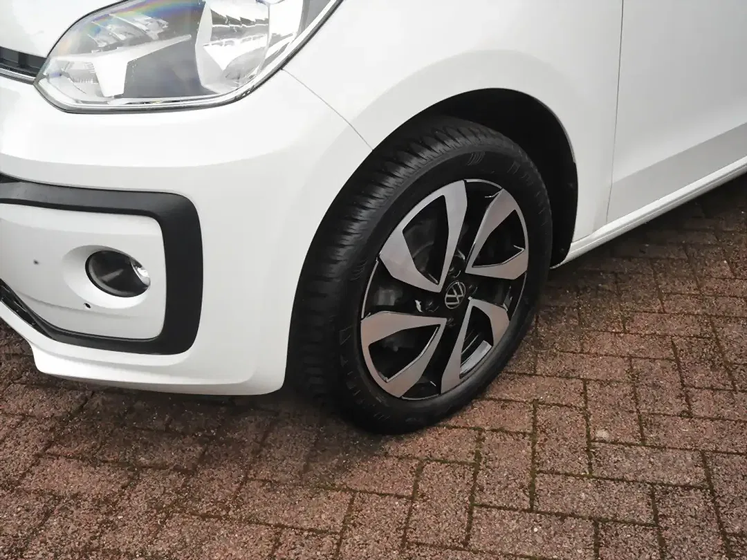 Volkswagen up! - Thumbnail 4