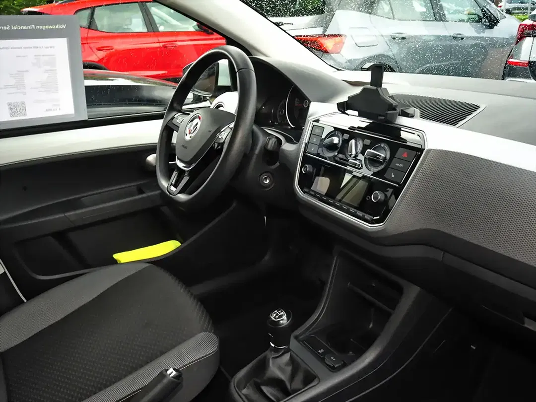 Volkswagen up! - Thumbnail 5