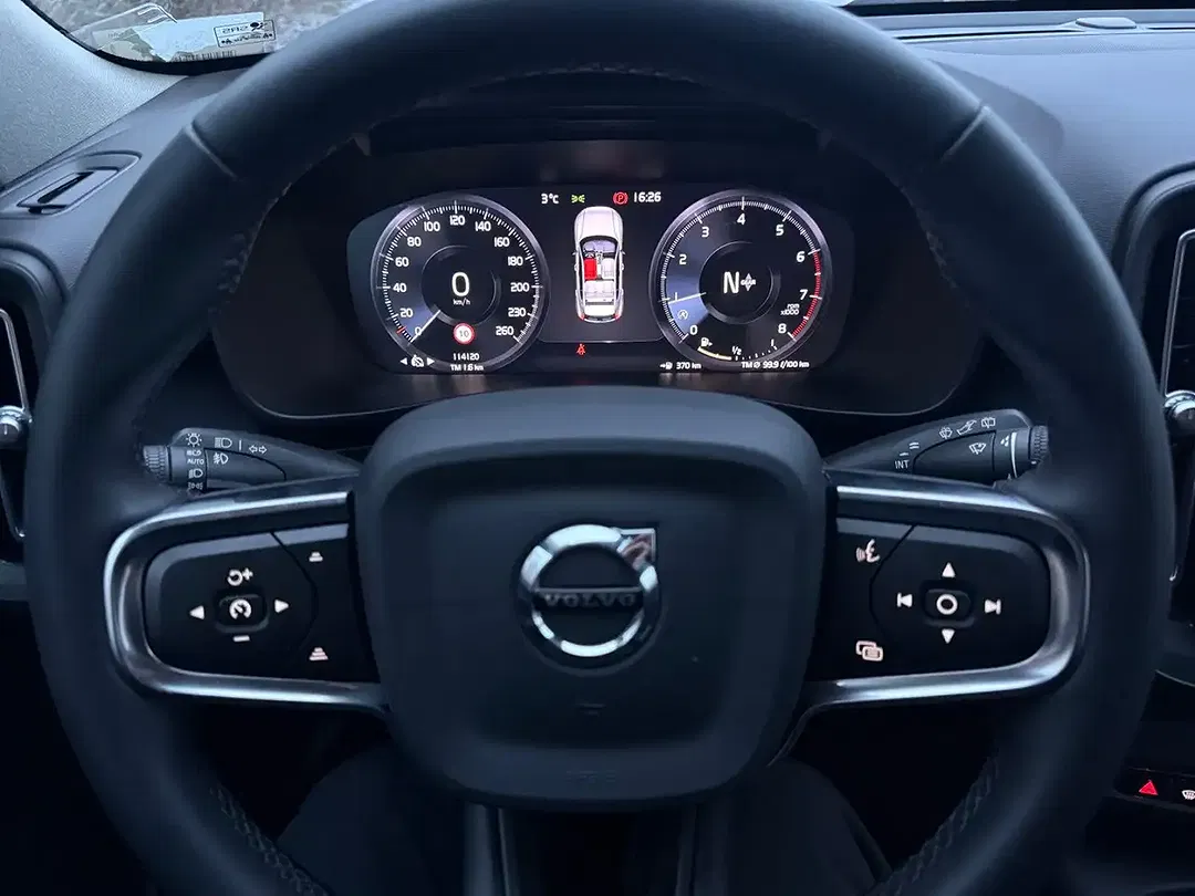 Volvo XC40 Momentum Core - foto 8