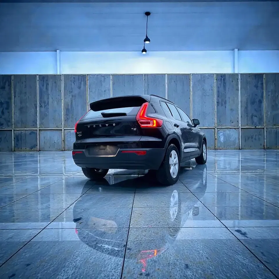 Volvo XC40 - Thumbnail 4