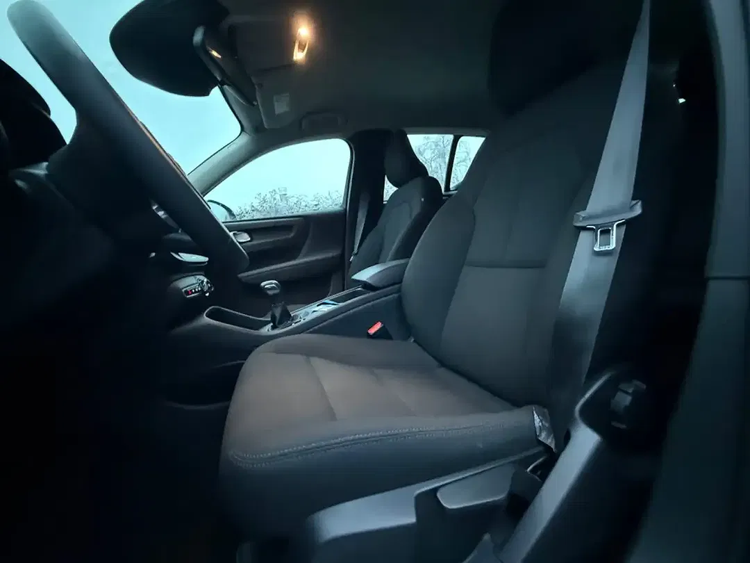 Volvo XC40 - Thumbnail 5